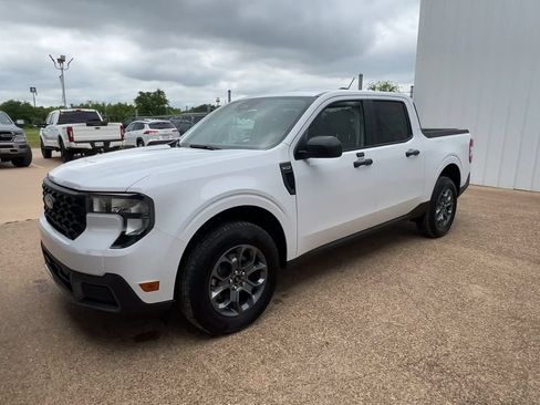 New 2025 Ford Maverick XLT w/ Equipment Group 301A AWD/4WD image 4