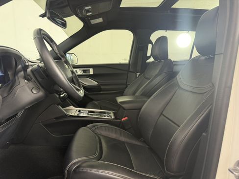 Used 2021 Ford Explorer ST w/ Equipment Group 401A AWD/4WD image 18