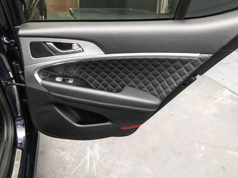 Used 2019 Genesis G70 2.0T Advanced w/ Sport Package image 38