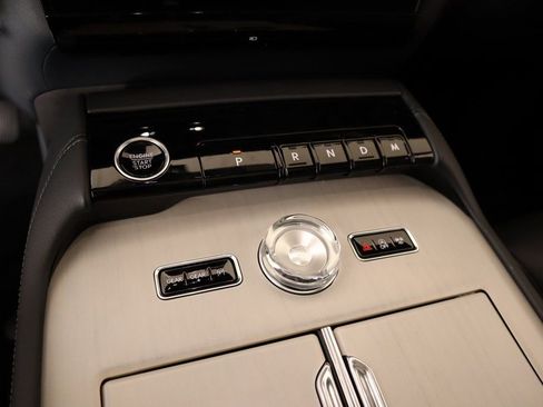 New 2025 Lincoln Navigator Reserve w/ Jet Appearance Package AWD/4WD image 8