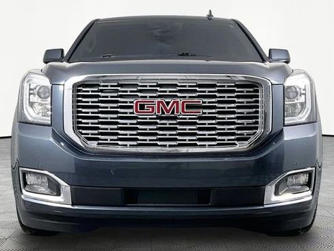 Used 2020 GMC Yukon Denali w/ Denali Premium Package AWD/4WD image 2
