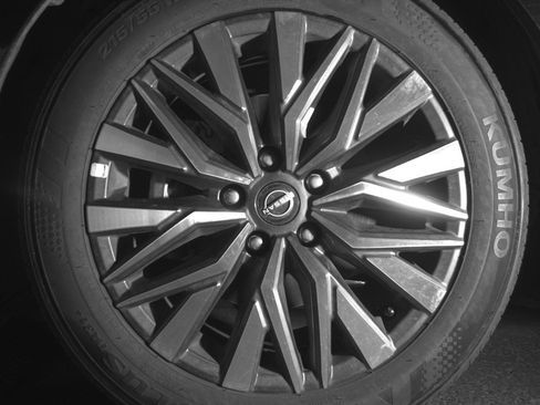 Used 2025 Nissan Altima 2.5 SV image 12