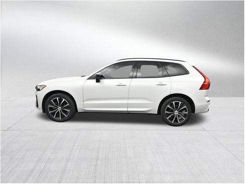 Used 2024 Volvo XC60 B5 Plus w/ Climate Package AWD/4WD image 2