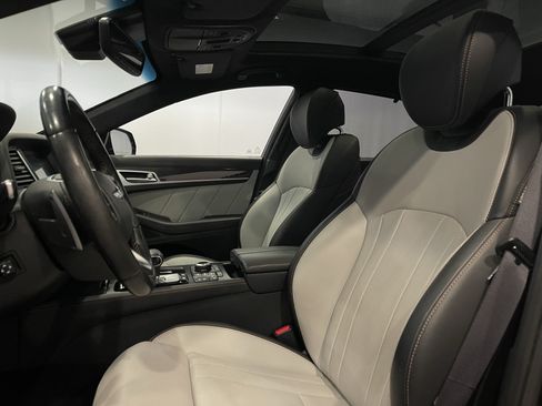 Used 2019 Genesis G80 3.3T Sport RWD image 14