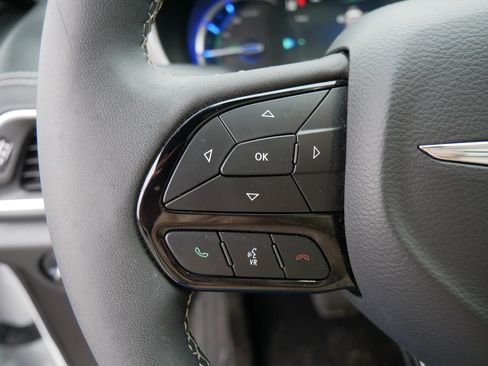 Used 2022 Chrysler Pacifica Limited w/ S Appearance Package image 29