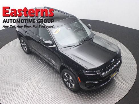 Used 2024 Jeep Grand Cherokee Limited 4xe AWD/4WD image 3