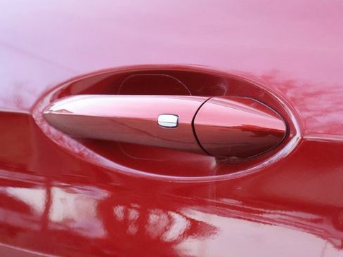 Used 2023 Chevrolet TrailBlazer RS w/ Sun and Liftgate Package image 21