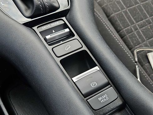 Certified 2023 Honda HR-V LX image 15