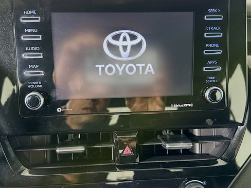 Used 2021 Toyota Camry SE image 18