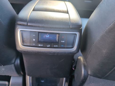 Used 2019 Toyota Highlander Limited image 19