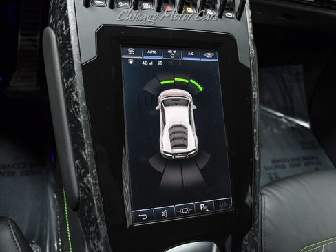 Used 2020 Lamborghini Huracan EVO image 16