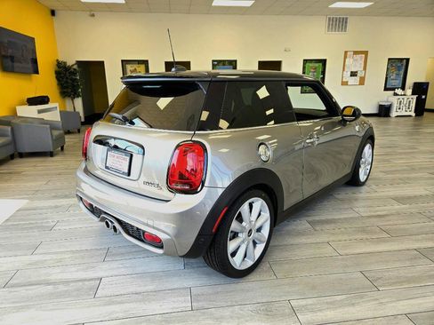 Used 2019 MINI Cooper S w/ Premium Package image 6