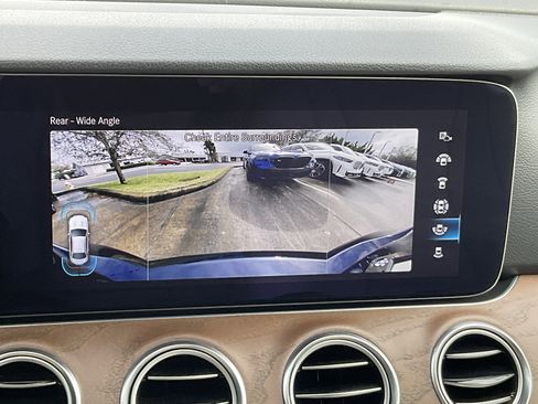 Used 2022 Mercedes-Benz E 450 4MATIC Sedan image 18