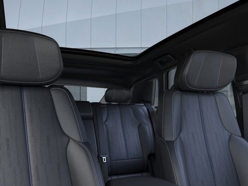 New 2026 Cadillac Lyriq Luxury image 24