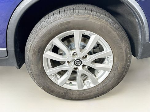 Used 2019 Nissan Rogue SV AWD/4WD image 11