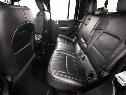 Used 2020 Jeep Gladiator Overland w/ Uconnect 4C Nav & Sound Group image 14