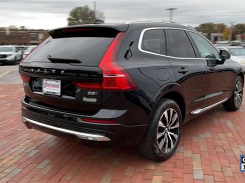 Used 2023 Volvo XC60 B5 Plus image 9