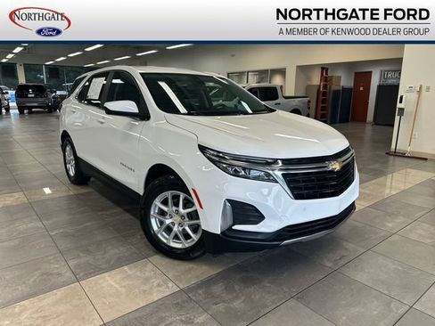 Used 2024 Chevrolet Equinox LT w/ LPO, Floor Liner Package FWD image 1