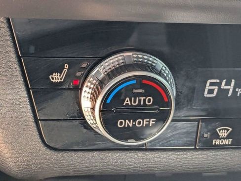 Used 2024 Mitsubishi Outlander SE image 24