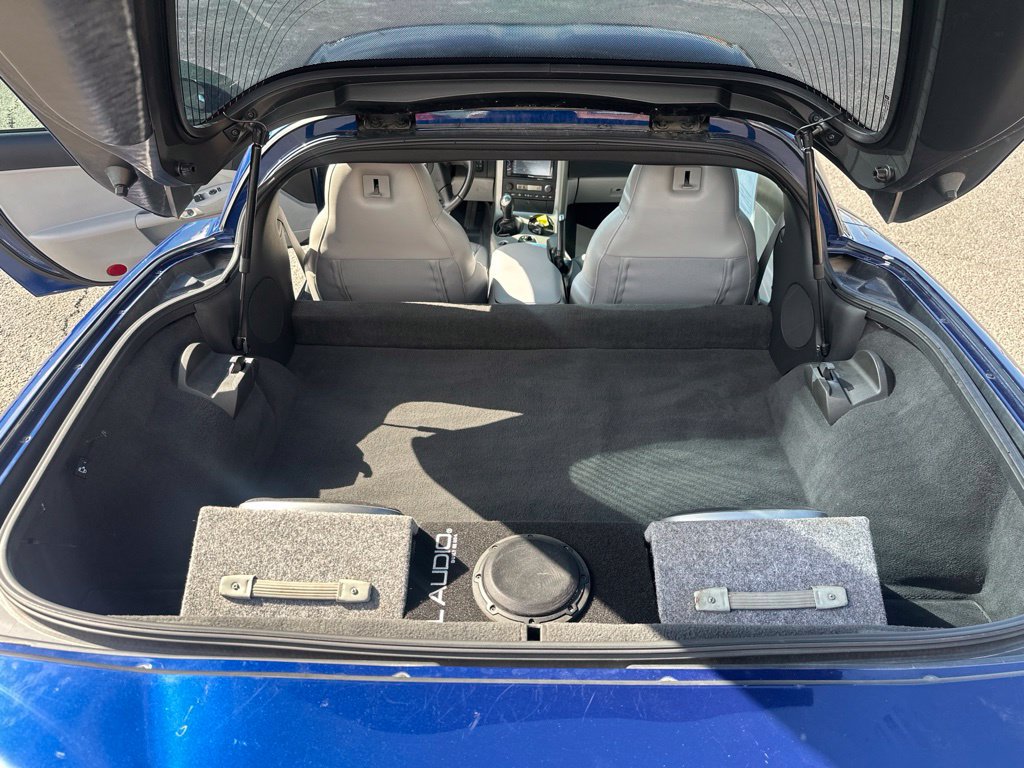 Used 2005 Chevrolet Corvette Coupe w/ Preferred Equipment Group RWD image 17