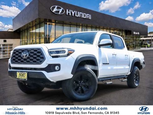 Used 2022 Toyota Tacoma TRD Off-Road w/ Technology Package AWD/4WD image 1