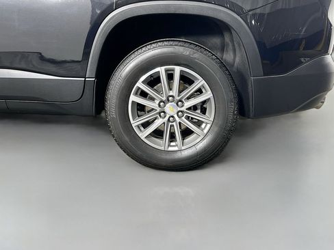 Used 2023 Chevrolet Traverse LT w/ LPO, Floor Liner Package FWD image 30