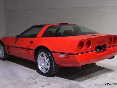 Used 1990 Chevrolet Corvette Coupe image 3
