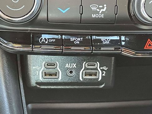 Used 2025 Dodge Durango GT RWD image 30