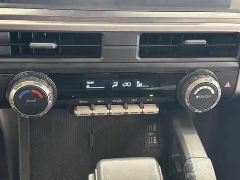 Used 2025 Toyota 4Runner SR5 AWD/4WD image 23