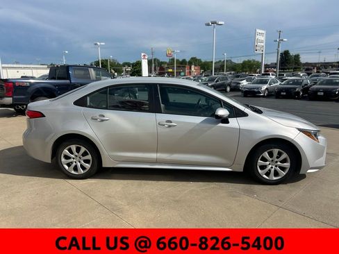 Used 2024 Toyota Corolla LE FWD image 4