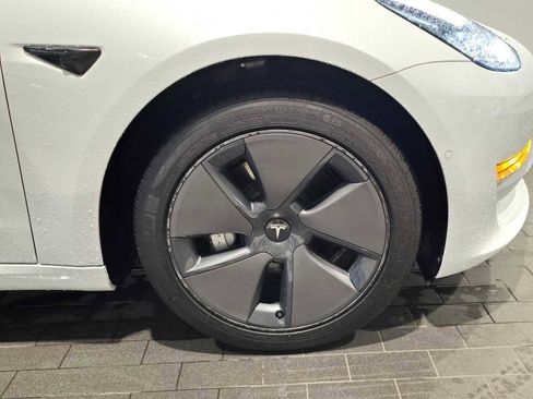 Used 2022 Tesla Model 3 image 11