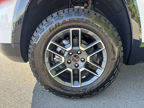 New 2026 GMC Terrain AT4 image 18