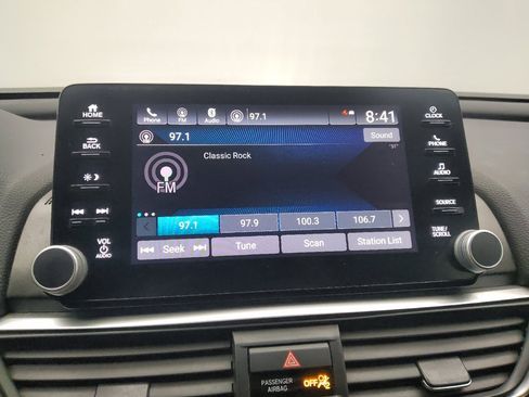 Used 2018 Honda Accord Sport image 25