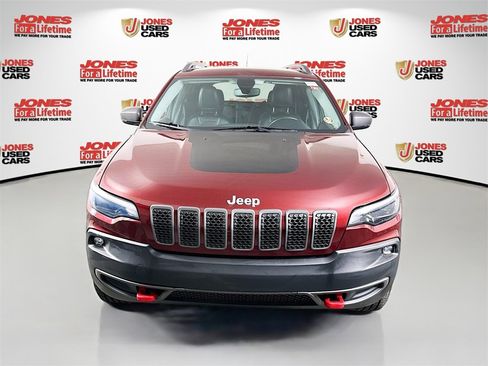 Used 2019 Jeep Cherokee Trailhawk image 11
