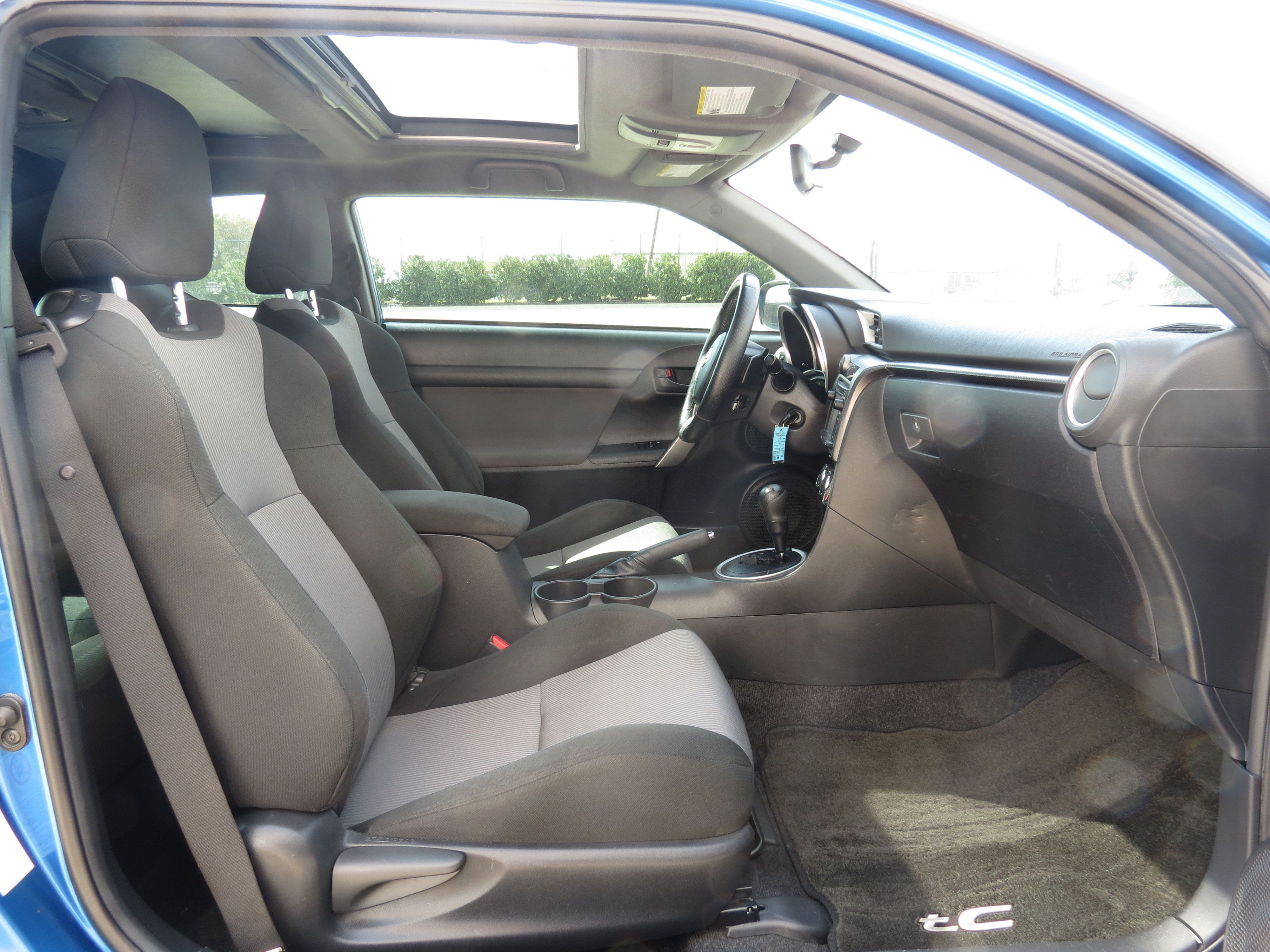 Used 2015 Scion tC FWD image 29