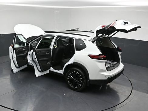 New 2026 Nissan Rogue SV AWD/4WD image 29