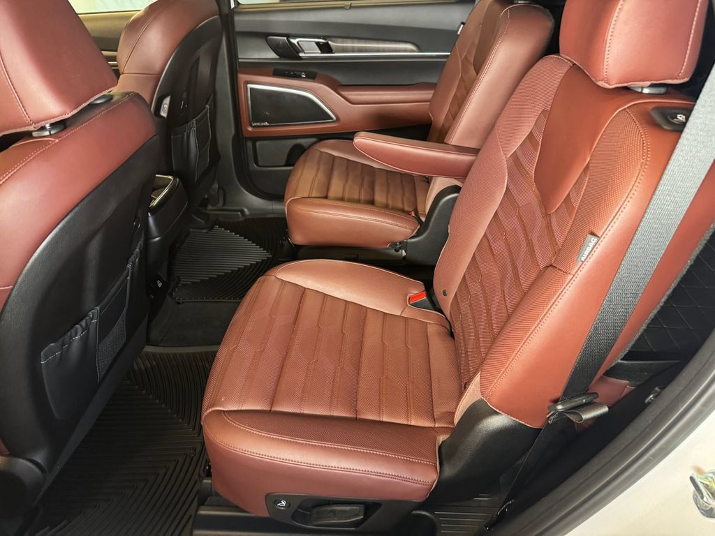 Used 2023 Kia Telluride AWD image 21