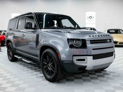 Used 2023 Land Rover Defender 130 SE image 5