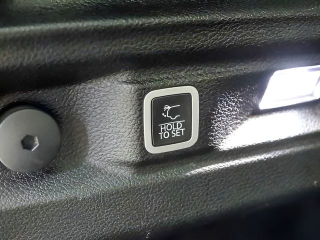 Used 2023 Jeep Grand Cherokee L Laredo AWD/4WD image 27