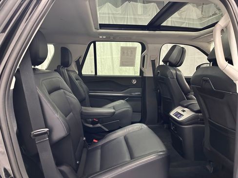 Used 2025 Lincoln Navigator Reserve image 59