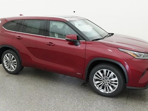 New 2026 Toyota Highlander Platinum AWD/4WD image 12