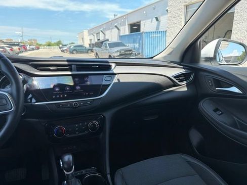 Used 2020 Buick Encore GX Preferred w/ Cold Weather Comfort Package AWD/4WD image 25