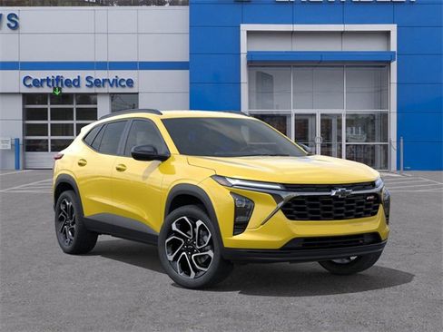 New 2025 Chevrolet Trax RS w/ Driver Confidence Package image 7