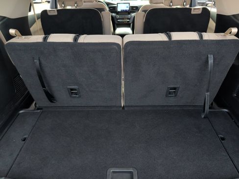 Used 2020 Ford Explorer XLT RWD image 19
