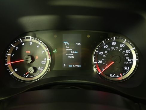 Used 2020 Toyota Highlander LE AWD/4WD image 25