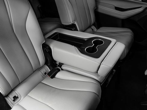 Certified 2023 Acura MDX FWD w/ Technology Package image 36