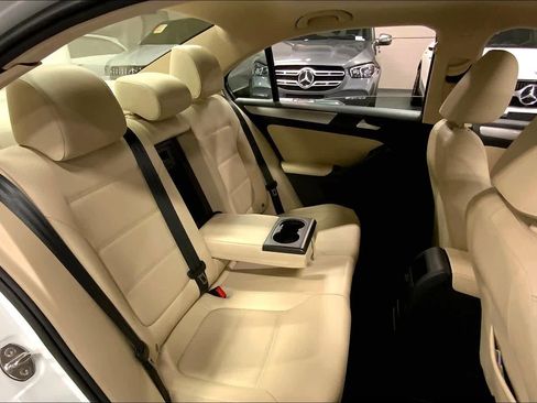 Used 2017 Volkswagen Jetta SE image 19