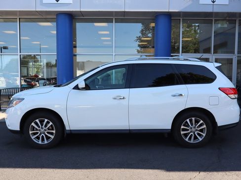 Used 2015 Nissan Pathfinder S AWD/4WD image 2