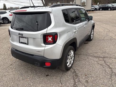 Used 2015 Jeep Renegade Latitude w/ Popular Equipment Group image 3