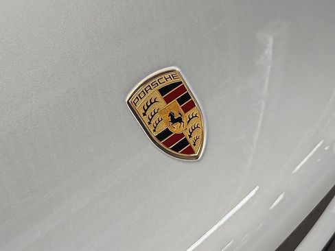 Certified 2026 Porsche Macan AWD/4WD image 32
